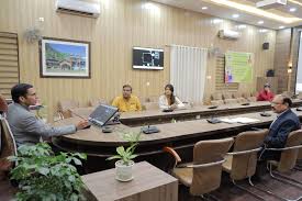 बच्चे ही समाज का सूत, प्रत्येक कक्षा कक्ष में Tv; wi-fi ही नहीं बल्कि डिजिटल Content देना भी है हमारे प्रोजेक्ट उत्कर्ष का लक्ष्य- डीएम