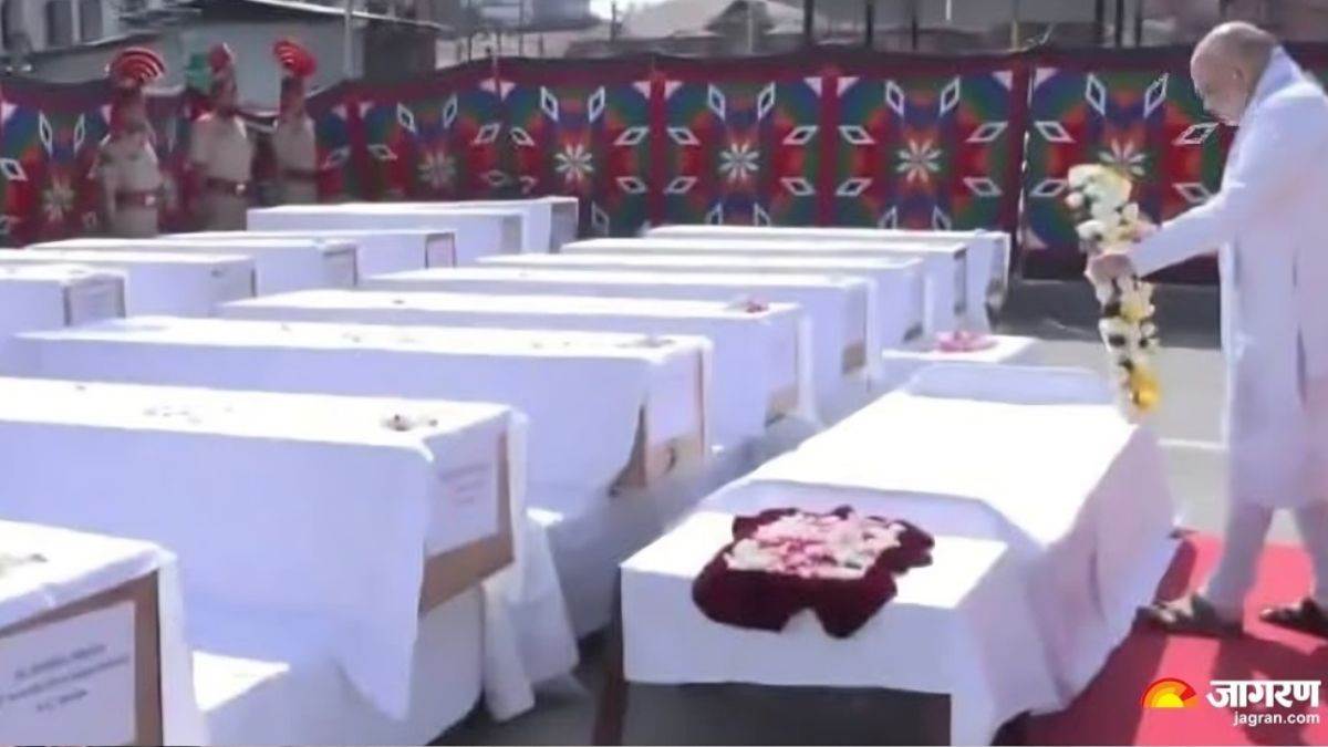 श्रीनगर पहुंचे अमित शाह एक कतार में 26 शव, अमित शाह ने दी भावभीनी श्रद्धांजलि