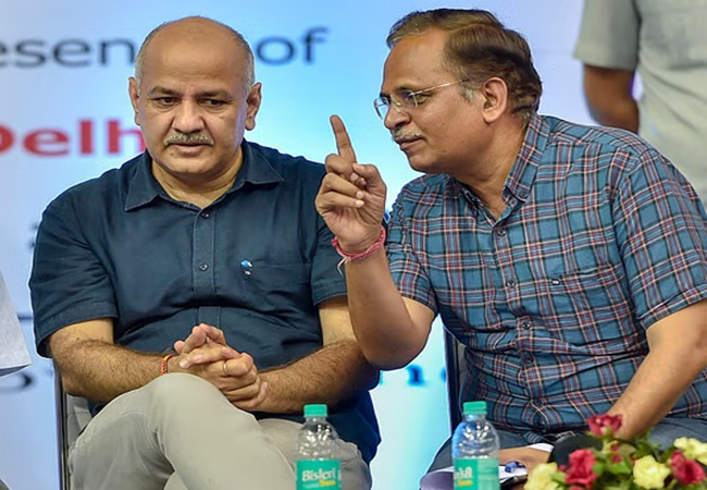 मनीष सिसोदिया और सत्येंद्र जैन पर FIR,  2,000 करोड़ रुपये के घोटाले का आरोप