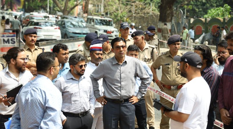 कई करोड़ के जन सरंचनाओं के एक साथ उठवाए काम, अपने बोल्ड प्रवृति के लिए जाने जाते डीएम