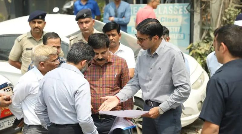 डीएम बसंल ने किया आईएसबीटी ड्रेनेज कार्यों का स्थलीय निरीक्षण