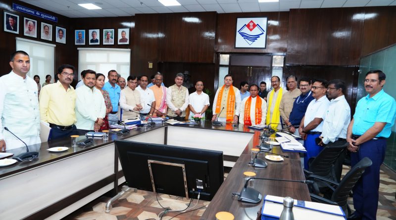 संस्कृत भाषा के माध्यम से युवाओं को रोजगार से जोड़ने की दिशा में विशेष प्रयास किये जाएं – मुख्यमंत्री धामी