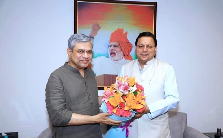 दिल्ली में सीएम धामी की रेल मंत्री से मुलाकात, कॉरिडोर के लिए मांगी ऋषिकेश की बेशकीमती जमीन