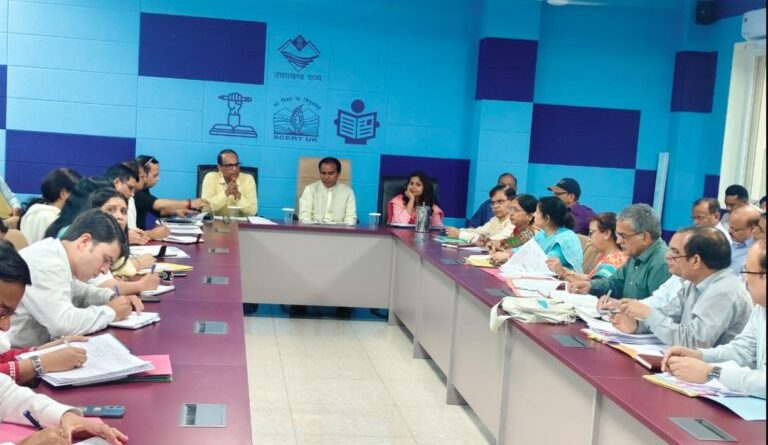 शिक्षा मंत्री ने अधिकारियों को दिए निर्देश, कहा गैरहाजिर शिक्षकों व कर्मचारियों को किया जाए बर्खास्त