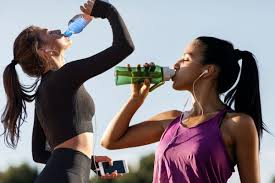 गर्मी के मौसम में लू से बचे रहने के लिए रोज कितना पानी पीना चाहिए?, आइये जानते हैं क्या कहते हैं स्वास्थ्य विशेषज्ञ