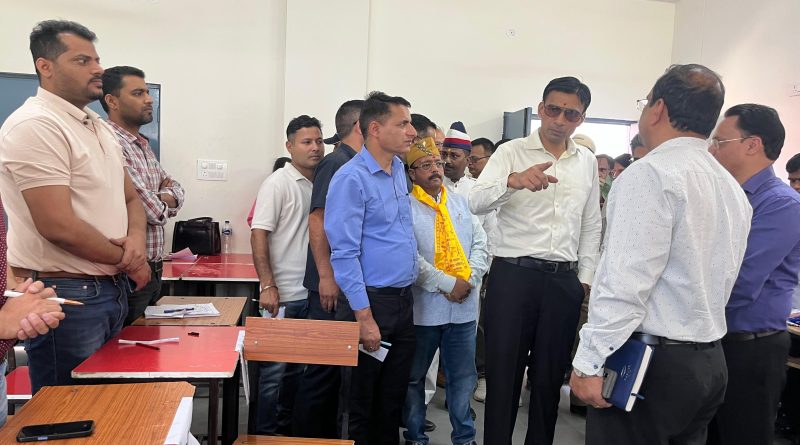 मुख्यमंत्री की प्ररेणा से डीएम के दूरस्थ क्षेत्रों में भ्रमण, शिविर से निकलता जन मन की समस्या का समाधान