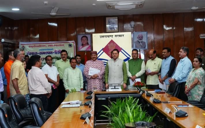 उत्तराखण्ड सचिवालय में लग रही संस्कृत की पाठशाला, मुख्यमंत्री ने किया औपचारिक उद्घाटन