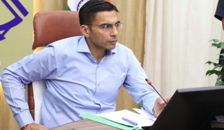 मुख्यमंत्री की प्रेरणा से दून शहर में नए- नए प्रोजेक्ट लाकर आधुनिकता की ओर ले जाने में जुटे डीएम सविन बंसल