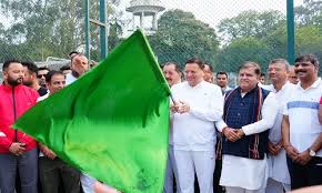 सीएम धामी ने “अहिल्या स्मृति मैराथन” को दिखाई हरी झंडी