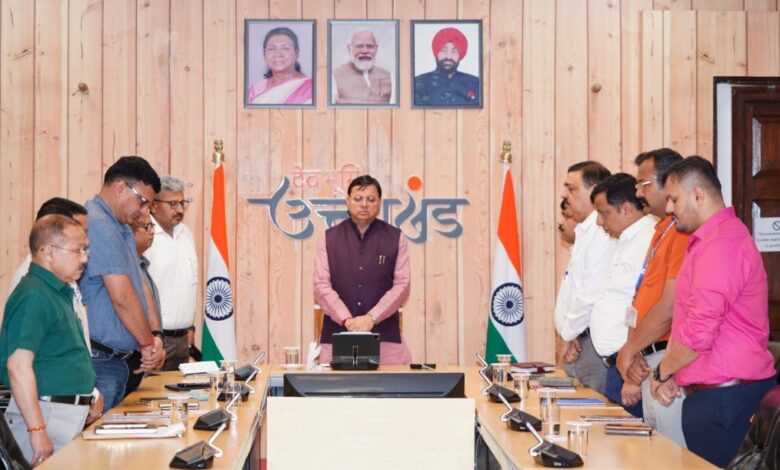 मुख्यमंत्री धामी ने अहमदाबाद में हुए विमान हादसे में जान गंवाने वालों को दी श्रद्धांजलि