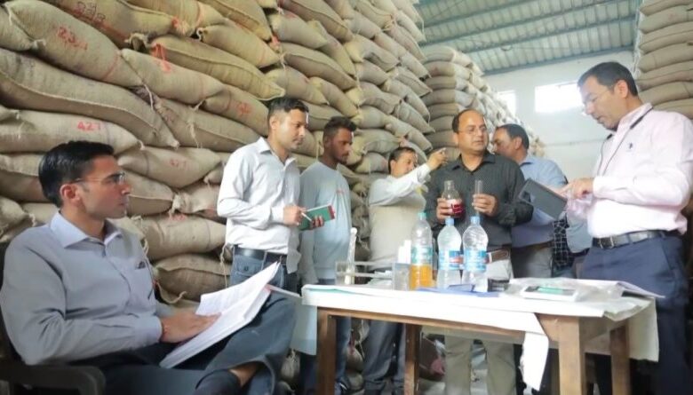 जौनसार-बावर में राशन संकट पर डीएम सख्त, विक्रेताओं को चेताया