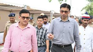 चारधाम यात्रा व्यवस्थाओं का जिलाधिकारी ने किया निरीक्षण, यात्रियों की सुविधाओं को लेकर दिए सख्त निर्देश