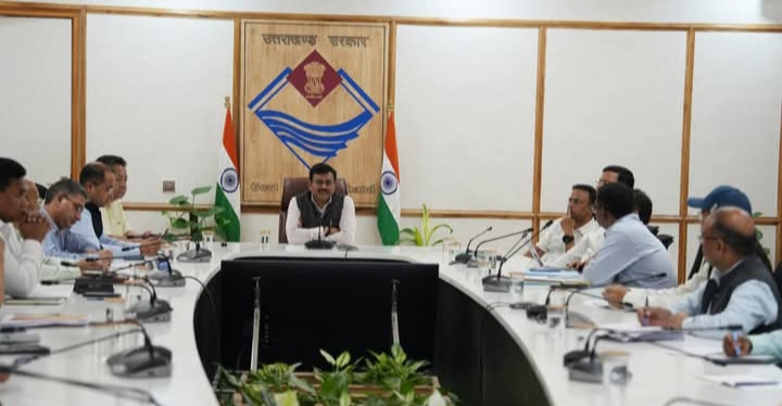 मुख्य सचिव ने सभी सचिवों के साथ सचिव स्तर की समीक्षा बैठक आयोजित कर संबंधित विभागों को दिए जरुरी दिशा- निर्देश