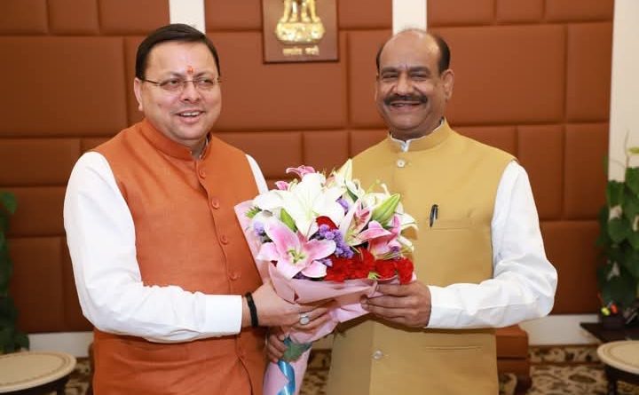 दिल्ली दौरे पर सीएम धामी, लोकसभा स्पीकर ओम बिरला से की मुलाकात