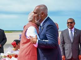 PM मोदी का मालदीव में हुआ भव्य स्वागत, देखिए गले मिलन से कैसे मिटी भारत-मालदीव की दूरी!