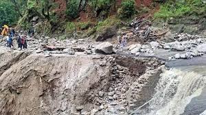 हिमाचल में मौसम का तांडव, अब तक 78 की मौत, 23 बाढ़, 16 भूस्खलन और 19 बादल फटने की घटनाएं
