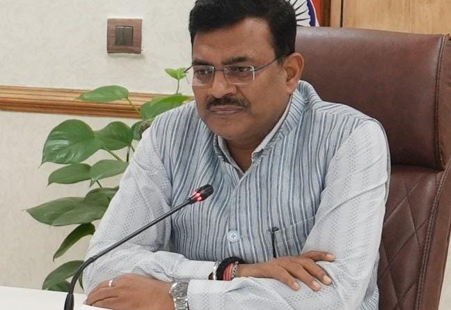 मुख्य सचिव आनंद बर्द्धन की अध्यक्षता में राज्य गंगा समिति की 18वीं बैठक संपन्न हुई