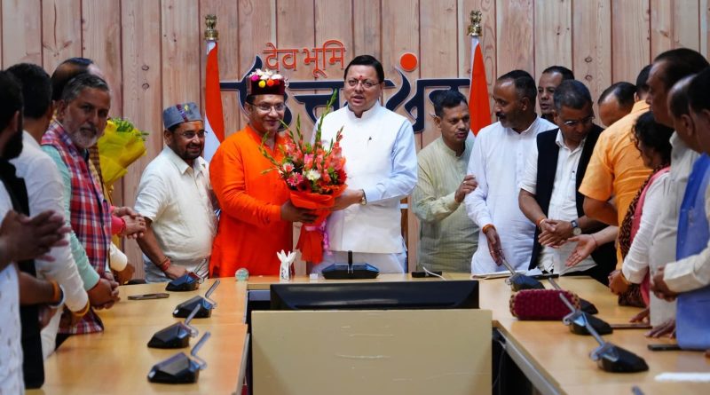 सीएम धामी से उत्तरकाशी जिले से नवनिर्वाचित जिलापंचायत सदस्यों ने की भेंट