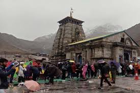 केदारनाथ यात्रा पर लगा ब्रेक, तीन दिन के लिए स्थगित